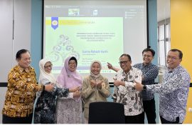 Sukma Rahastri Kanthi mempresentasikan disertasi tentang pemberdayaan caregiver skizofrenia berbasis modul intervensi dalam ujian tertutup di Fakultas Psikologi UGM